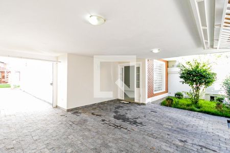 Casa à venda com 300m², 5 quartos e 5 vagas Casa à venda com 300m², 5 quartos e 5 vagasGaragem