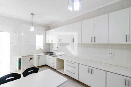 Casa à venda com 300m², 5 quartos e 5 vagas Casa à venda com 300m², 5 quartos e 5 vagasCozinha