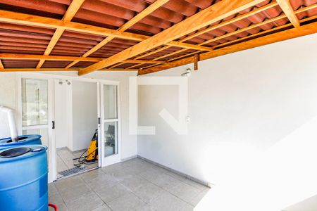 Casa à venda com 300m², 5 quartos e 5 vagas Casa à venda com 300m², 5 quartos e 5 vagasDepósito