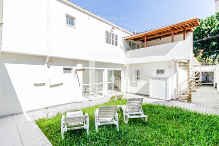 Casa à venda com 300m², 5 quartos e 5 vagas Casa à venda com 300m², 5 quartos e 5 vagasJardim