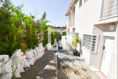 Casa de condomínio à venda com 65m², 2 quartos e 1 vagaÁrea comum