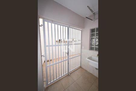 Casa de condomínio à venda com 65m², 2 quartos e 1 vagaLavanderia 