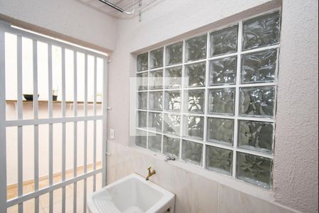 Casa de condomínio à venda com 65m², 2 quartos e 1 vagaLavanderia 