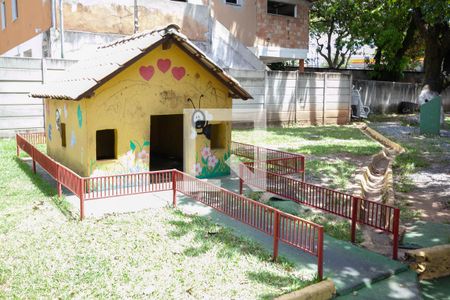 Apartamento à venda com 68m², 3 quartos e 2 vagas Apartamento à venda com 68m², 3 quartos e 2 vagasÁrea Comum - Playground