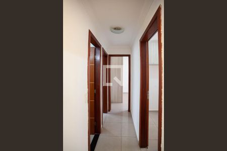 Corredor de apartamento para alugar com 3 quartos, 68m² em Guarani, Belo Horizonte