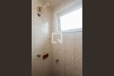 Banheiro suite de apartamento à venda com 1 quarto, 43m² em Vila Jardim, Porto Alegre