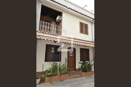 Casa de condomínio à venda com 100m², 5 quartos e 1 vagaFachada