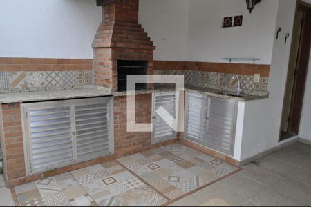 Casa de condomínio à venda com 100m², 5 quartos e 1 vagaCobertura