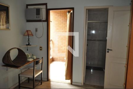 Casa de condomínio à venda com 100m², 5 quartos e 1 vagaQuarto 4