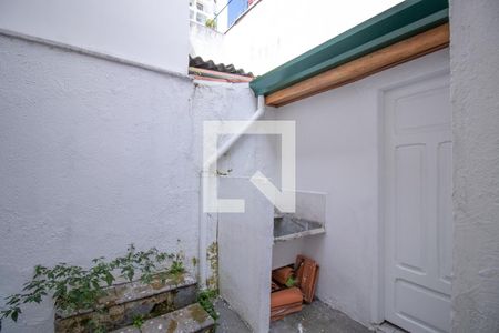 Quintal e Área de Serviço de casa para alugar com 4 quartos, 150m² em Vila Clementino, São Paulo