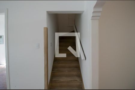 Escada de casa para alugar com 4 quartos, 150m² em Vila Clementino, São Paulo
