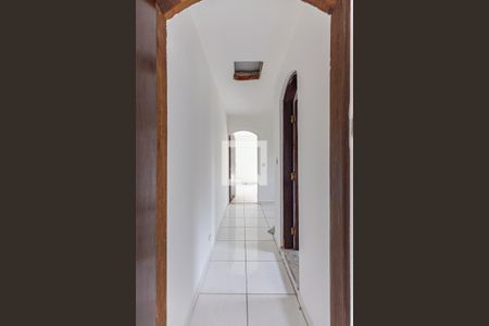 Hall Dormitórios de casa para alugar com 2 quartos, 80m² em Jardim Cambui, Santo André