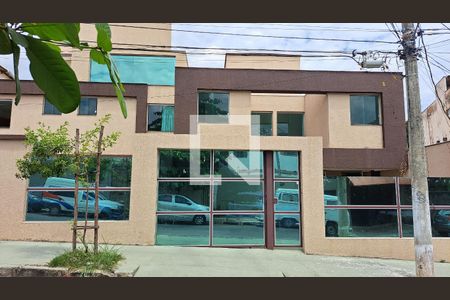 Casa à venda com 116m², 2 quartos e 2 vagas Casa à venda com 116m², 2 quartos e 2 vagasFachada