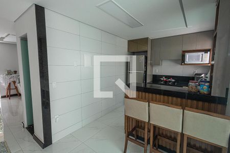 Casa à venda com 116m², 2 quartos e 2 vagas Casa à venda com 116m², 2 quartos e 2 vagasCozinha