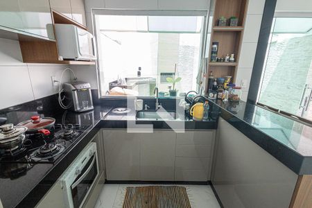 Casa à venda com 116m², 2 quartos e 2 vagas Casa à venda com 116m², 2 quartos e 2 vagasCozinha