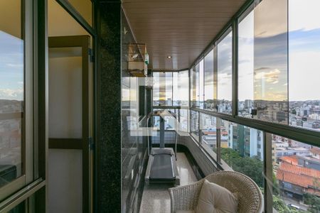 Varanda de apartamento à venda com 4 quartos, 220m² em Cidade Nova, Belo Horizonte