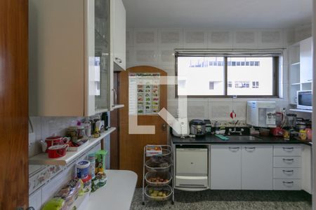 Apartamento à venda com 220m², 4 quartos e 4 vagasCozinha