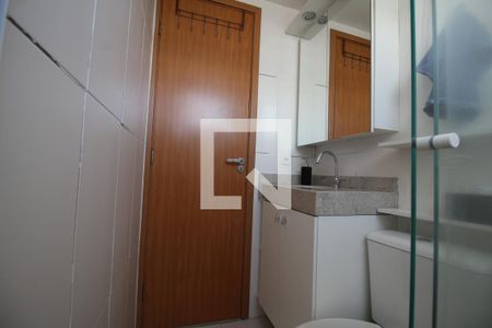 Banheiro de apartamento para alugar com 2 quartos, 48m² em Protásio Alves, Porto Alegre