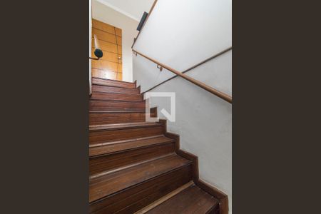 Casa à venda com 400m², 3 quartos e 3 vagasEscada