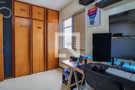 Apartamento à venda com 380m², 4 quartos e 3 vagasQuarto 2