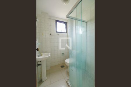 Banheiro da Suíte de apartamento para alugar com 1 quarto, 42m² em Jardim das Nações, Taubaté