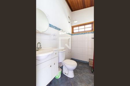 Casa à venda com 200m², 2 quartos e 20 vagasBanheiro de Serviço