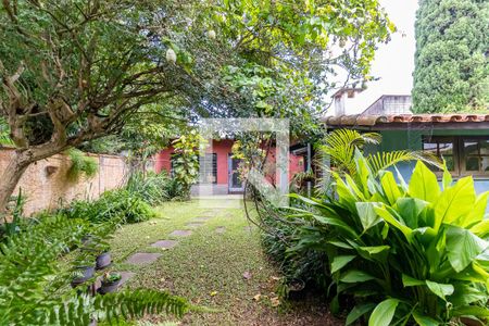 Casa para alugar com 280m², 4 quartos e 4 vagas Casa para alugar com 280m², 4 quartos e 4 vagasQuintal/Jardim