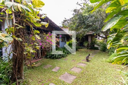 Casa para alugar com 280m², 4 quartos e 4 vagas Casa para alugar com 280m², 4 quartos e 4 vagasQuintal/Jardim