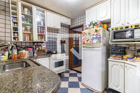 Casa para alugar com 280m², 4 quartos e 4 vagas Casa para alugar com 280m², 4 quartos e 4 vagasCozinha