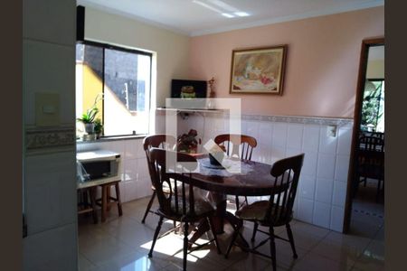 Casa à venda com 3 quartos, 200m² em Parque dos Principes, São Paulo