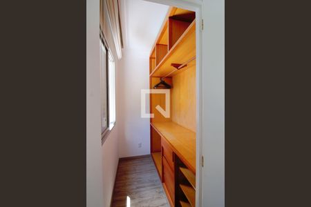 Apartamento à venda com 50m², 1 quarto e 1 vaga Apartamento à venda com 50m², 1 quarto e 1 vagaCloset do Quarto