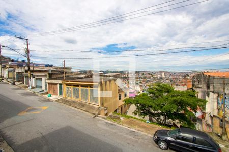 Vista do quintal de casa à venda com 2 quartos, 70m² em Vila Suica, Santo André