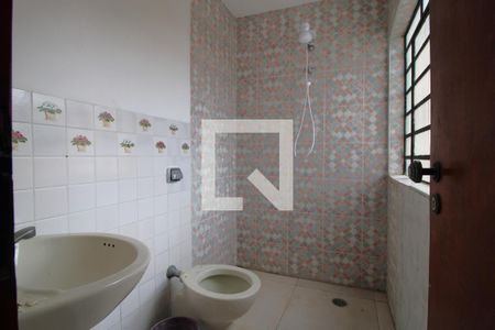Banheiro de casa para alugar com 1 quarto, 50m² em Vila Campo Grande, São Paulo