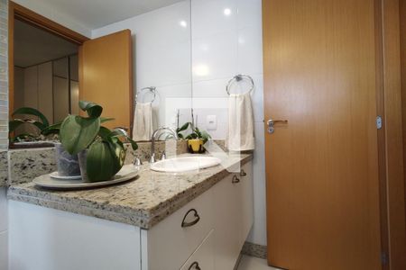 Apartamento à venda com 154m², 4 quartos e 2 vagasBanheiro da Suíte