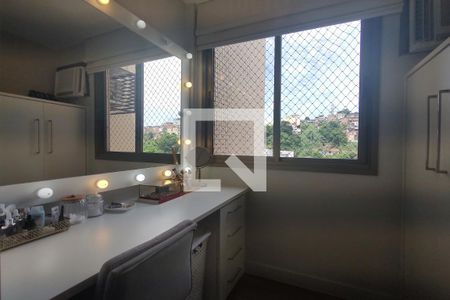 Apartamento à venda com 154m², 4 quartos e 2 vagasQuarto 2 Closet