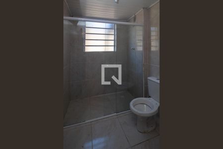 Banheiro de casa para alugar com 2 quartos, 60m² em Vila Nova, Porto Alegre