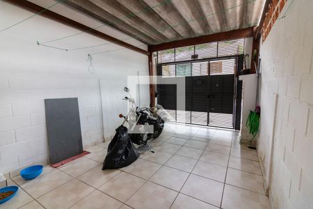 Garagem de casa à venda com 2 quartos, 100m² em Jardim São Luís, São Paulo