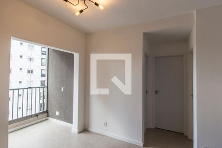 Sala de TV de apartamento à venda com 2 quartos, 52m² em Jardim Tupanci, Barueri