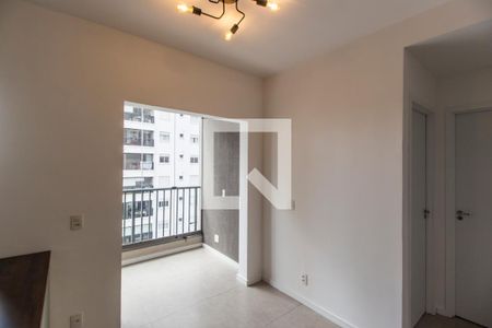 Sala de TV de apartamento à venda com 2 quartos, 52m² em Jardim Tupanci, Barueri