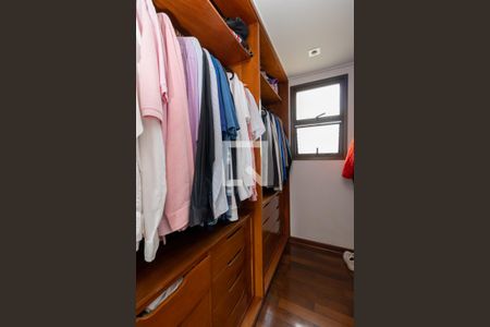 Apartamento à venda com 200m², 4 quartos e 4 vagasCloset da Suíte 1