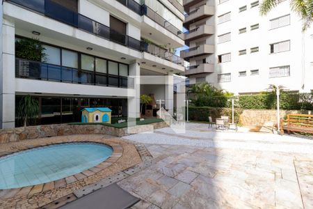 Apartamento à venda com 200m², 4 quartos e 4 vagasÁrea comum - Piscina