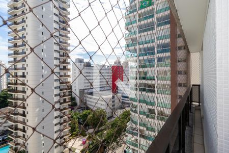 Apartamento à venda com 200m², 4 quartos e 4 vagasVaranda da Suíte 2