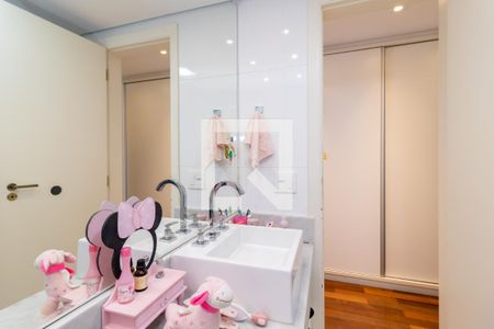 Apartamento à venda com 200m², 4 quartos e 4 vagasBanheiro da Suíte 2