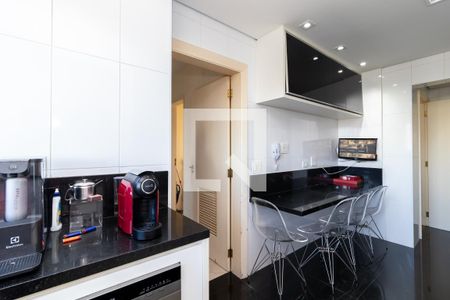 Apartamento à venda com 200m², 4 quartos e 4 vagasCozinha