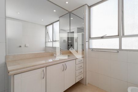 Apartamento para alugar com 159m², 3 quartos e 2 vagas Apartamento para alugar com 159m², 3 quartos e 2 vagasBanheiro 2
