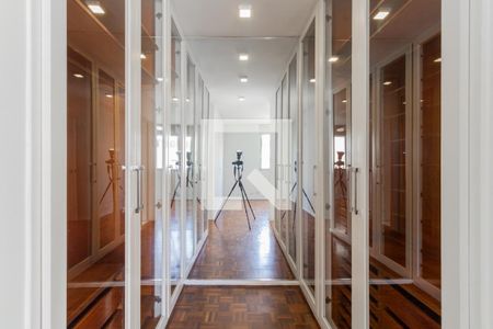 Apartamento para alugar com 159m², 3 quartos e 2 vagas Apartamento para alugar com 159m², 3 quartos e 2 vagasCloset Suíte