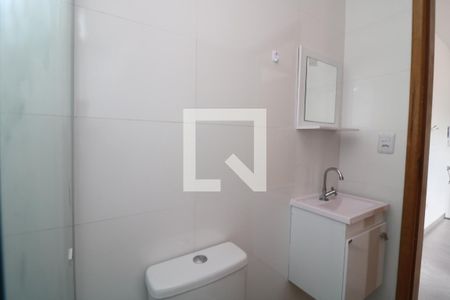 Banheiro de apartamento para alugar com 1 quarto, 37m² em Jardim Piqueroby, São Paulo