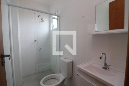 Banheiro de apartamento para alugar com 1 quarto, 37m² em Jardim Piqueroby, São Paulo