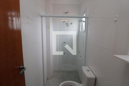 Banheiro de apartamento para alugar com 1 quarto, 37m² em Jardim Piqueroby, São Paulo