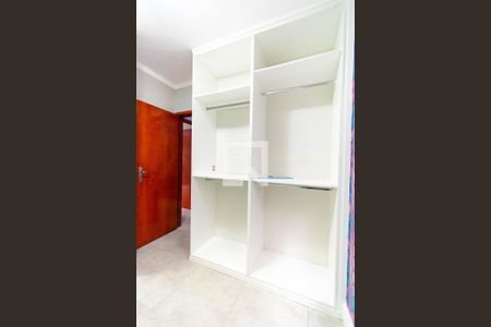 Casa à venda com 190m², 3 quartos e 2 vagasQuarto 2 - Closet